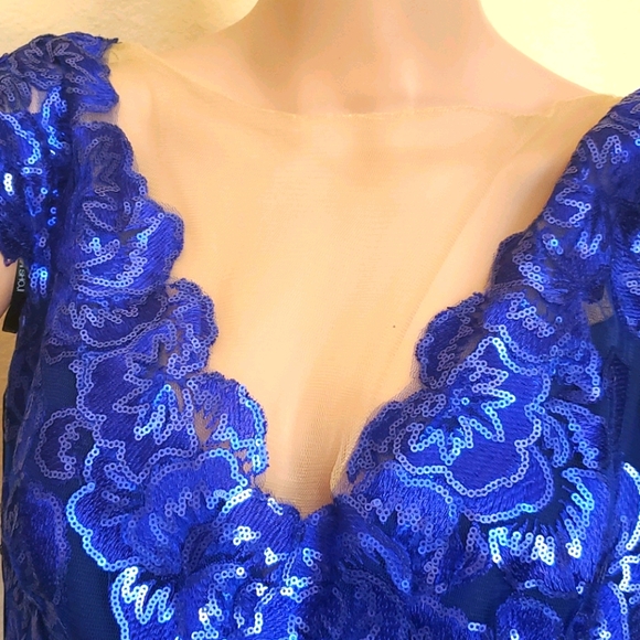 Dress - Picture 1 of 3